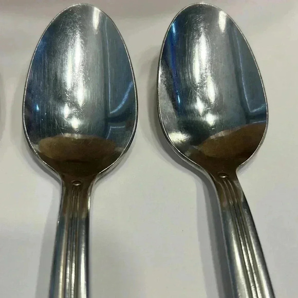 4 Oneida Silver Park Avenue Serving Spoons stainless silverware - Picture 4 of 7